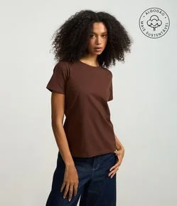 Camiseta Básica em Algodão com Manga Curta