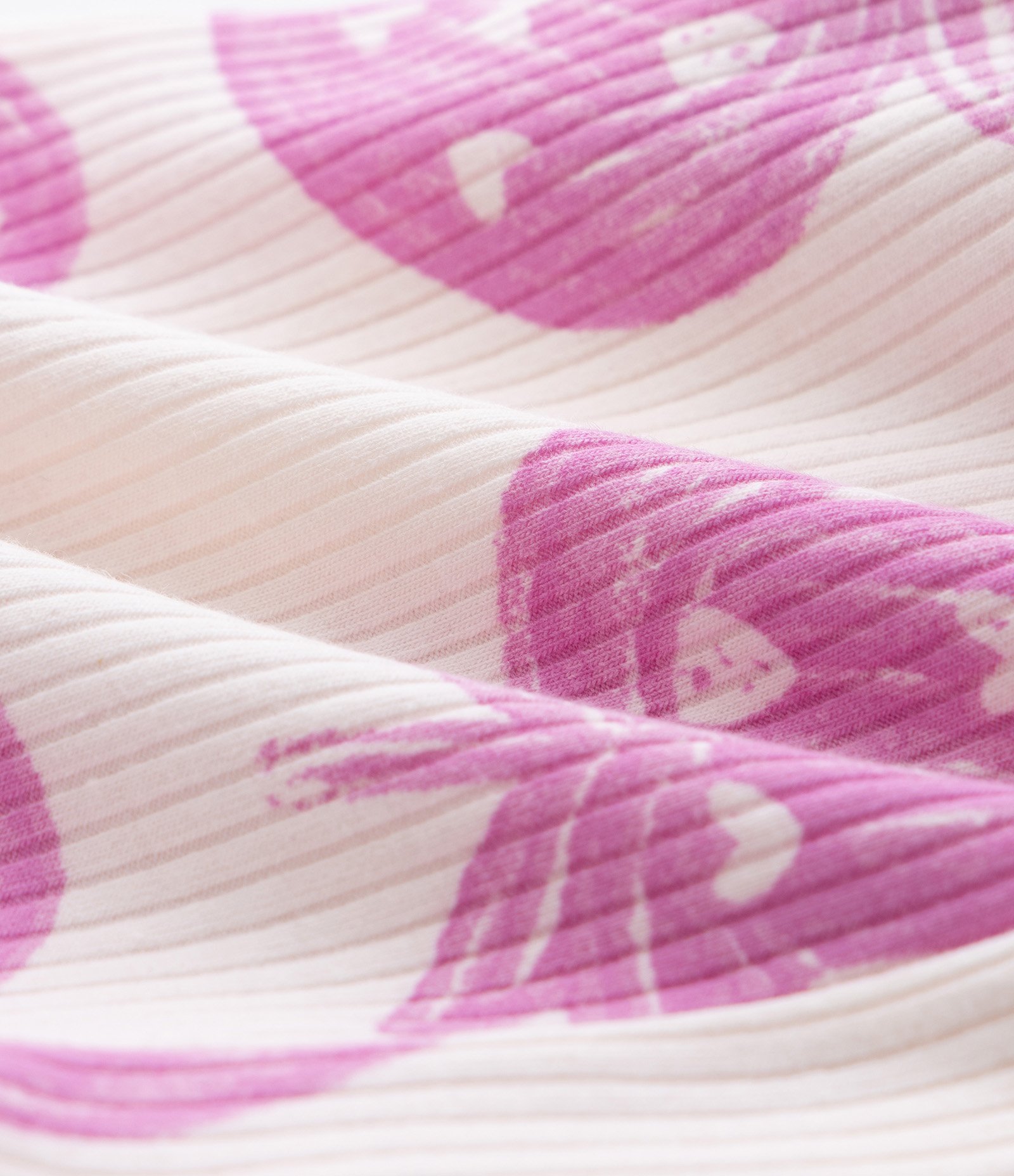 Short Clochard Infantil com Estampa Morangos - Tam1 a 6 Anos Bege/Rosa 3