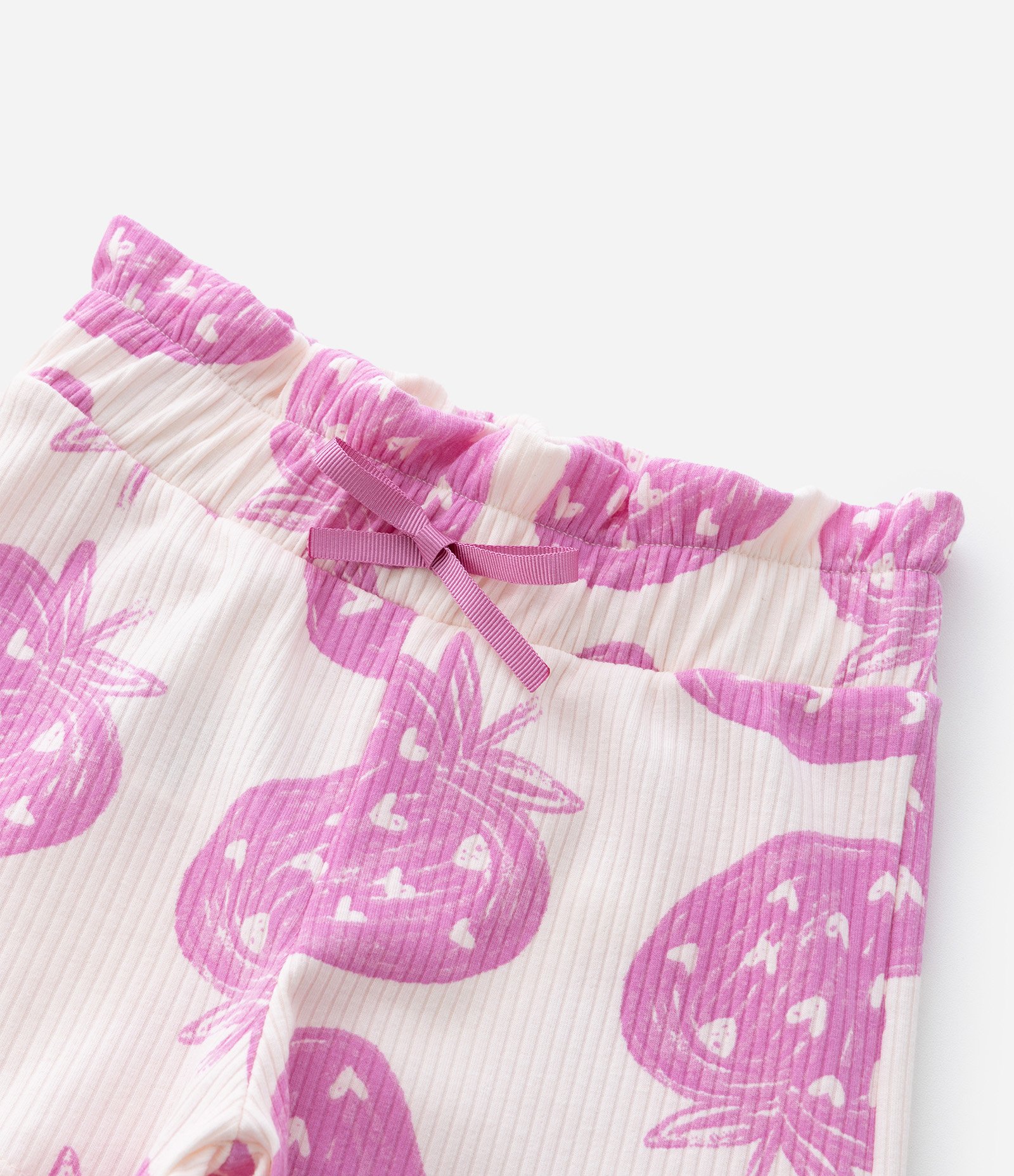 Short Clochard Infantil com Estampa Morangos - Tam1 a 6 Anos Bege/Rosa 5