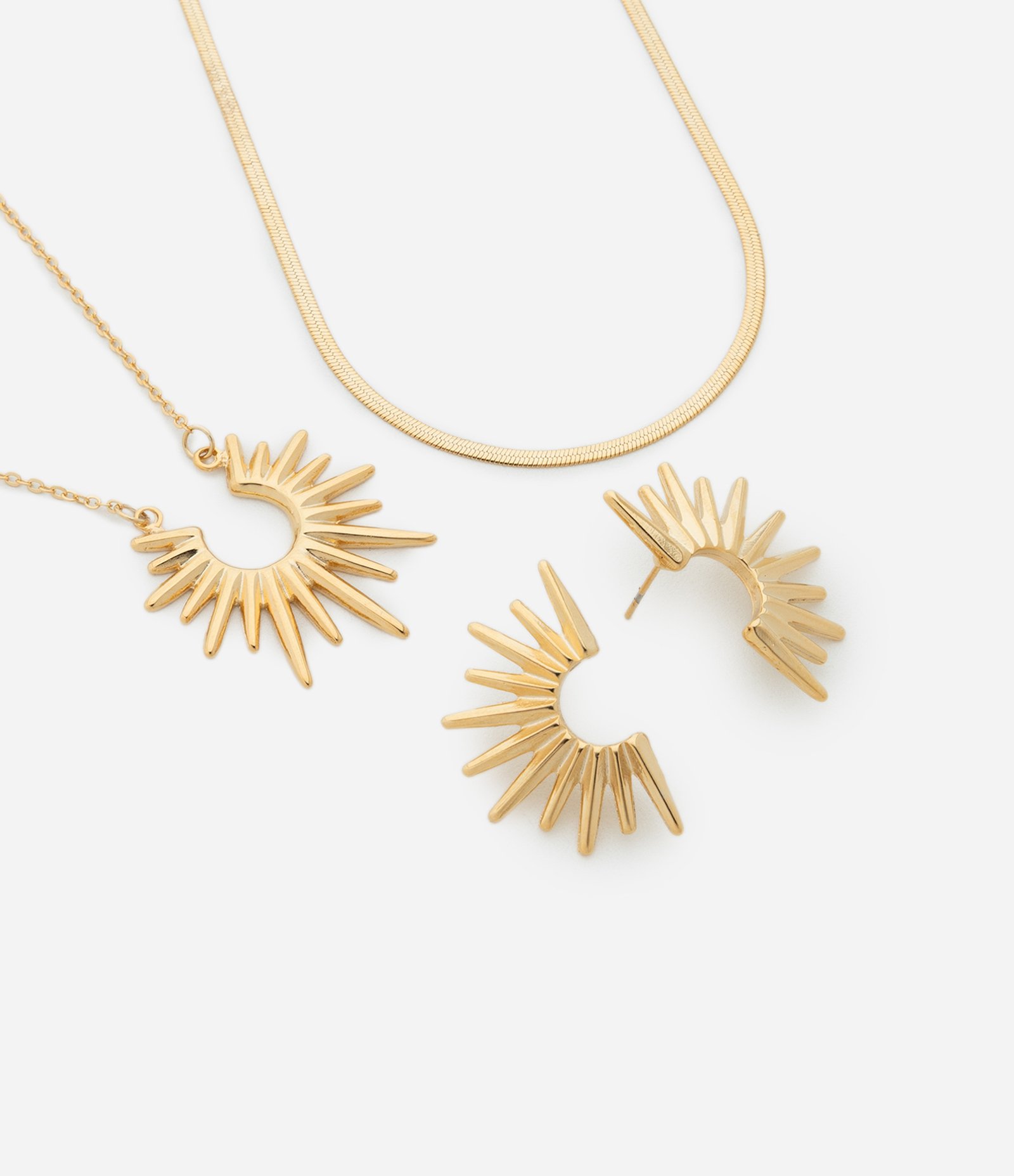 Conjunto Colar Camadas com Brinco e Pingente de Meio Sol Dourado 1