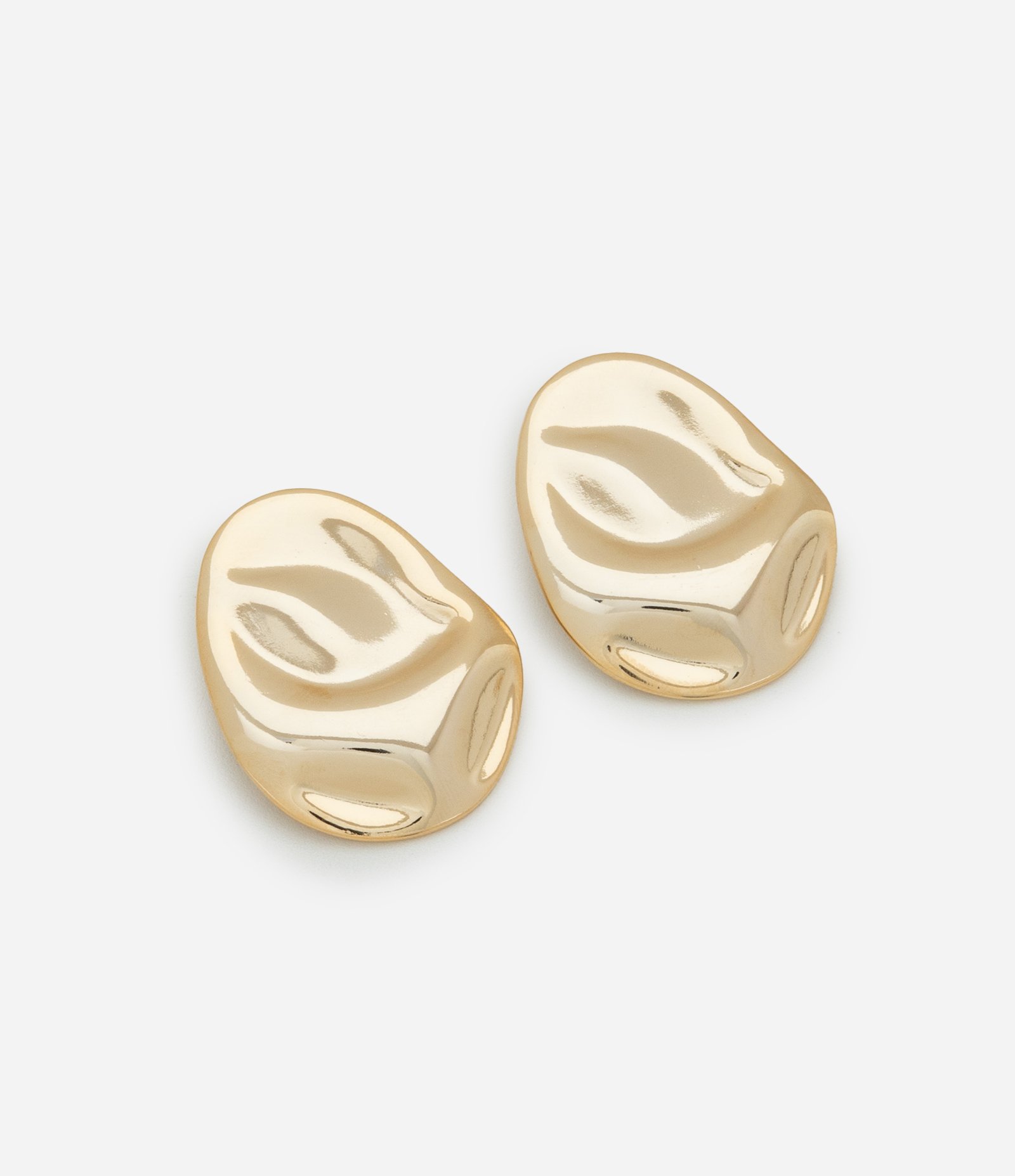 Brinco Médio Efeito Chapa Martelada Dourado 1