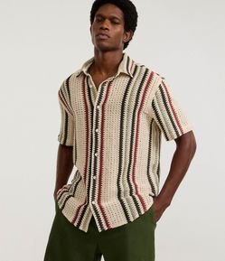 Camisa em Crochê Rustico com Textura e Listras Contrastantes