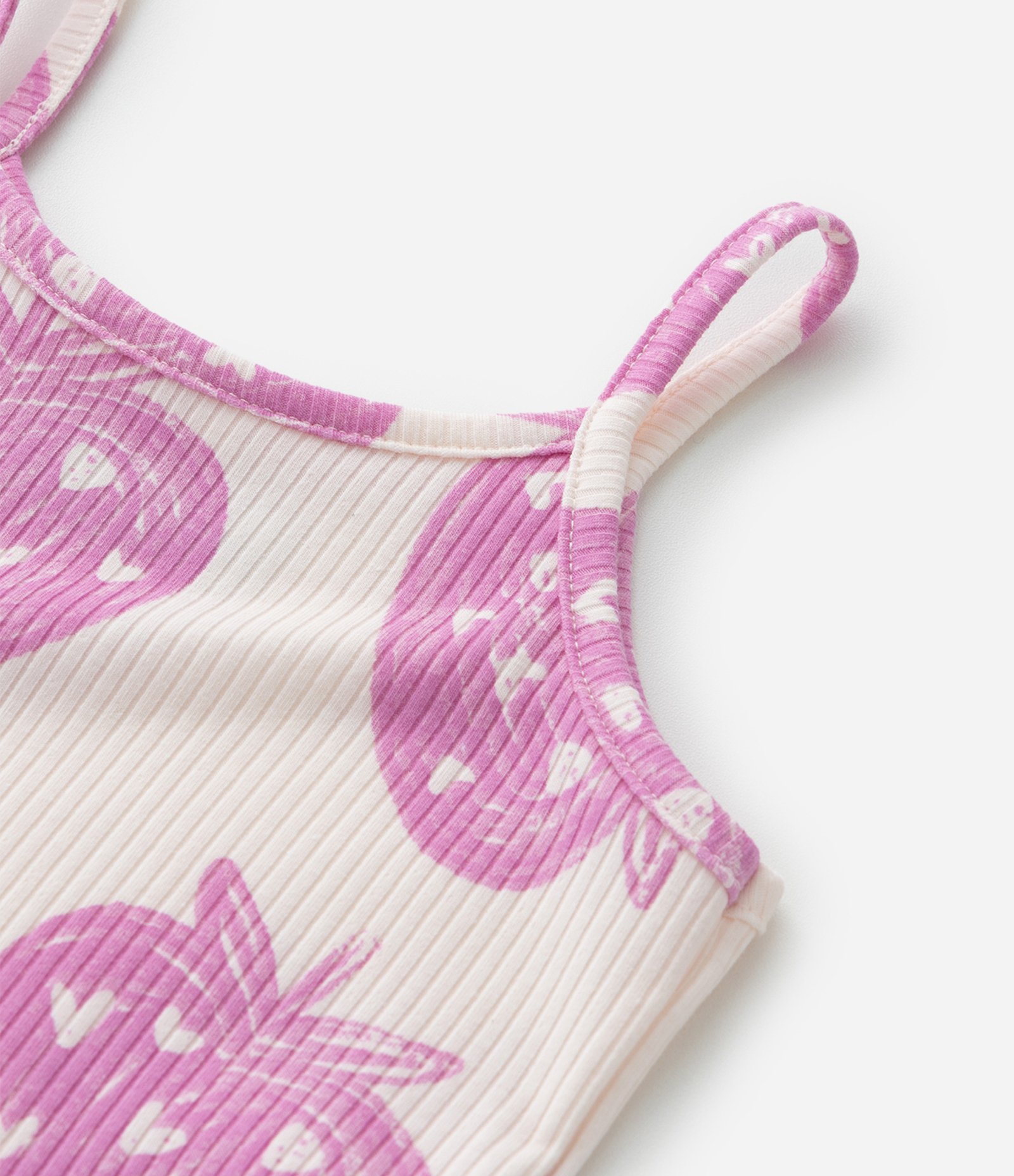 Regata Infantil Canelada com Estampa Morangos - Tam 1 a 6 Anos Bege/Rosa 5