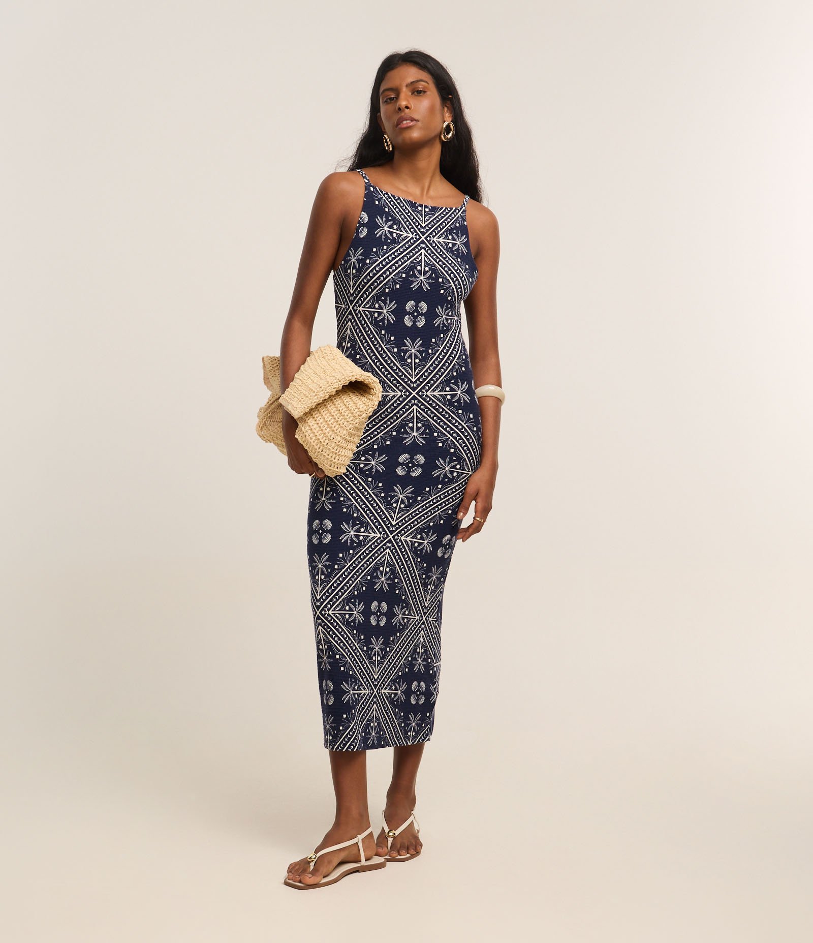 Vestido Reto Texturizado em Viscose com Estampa Arabesco Floral Azul Marinho 2