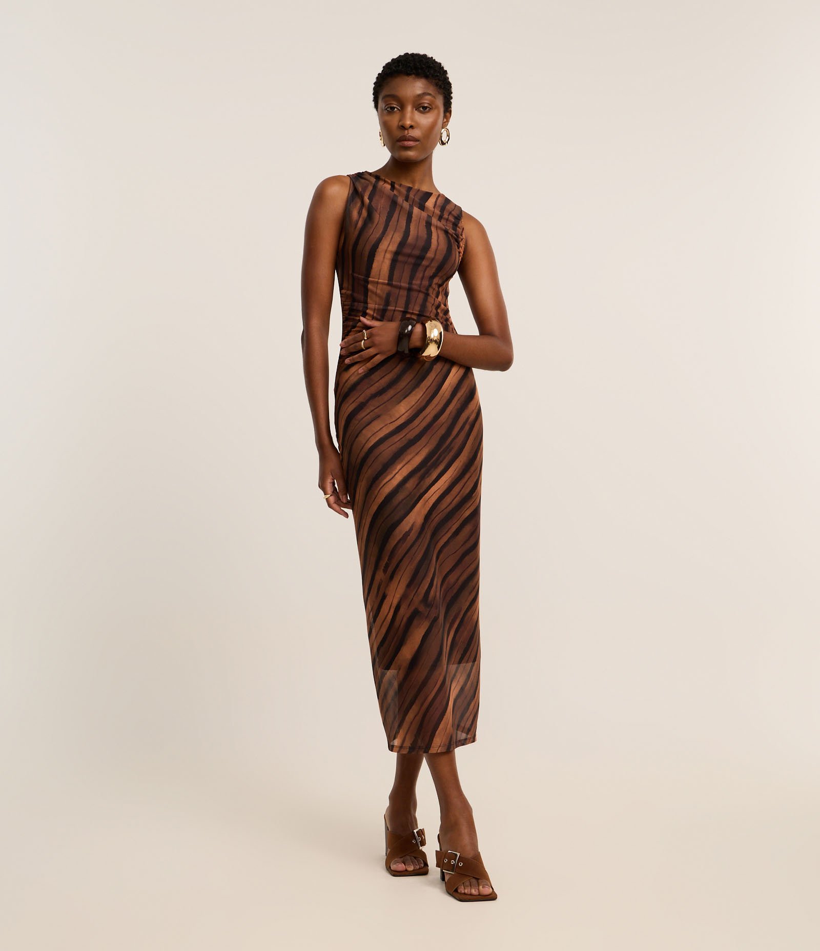 Vestido Reto em Tule com Estampa Abstrata Marrom/Preto 3