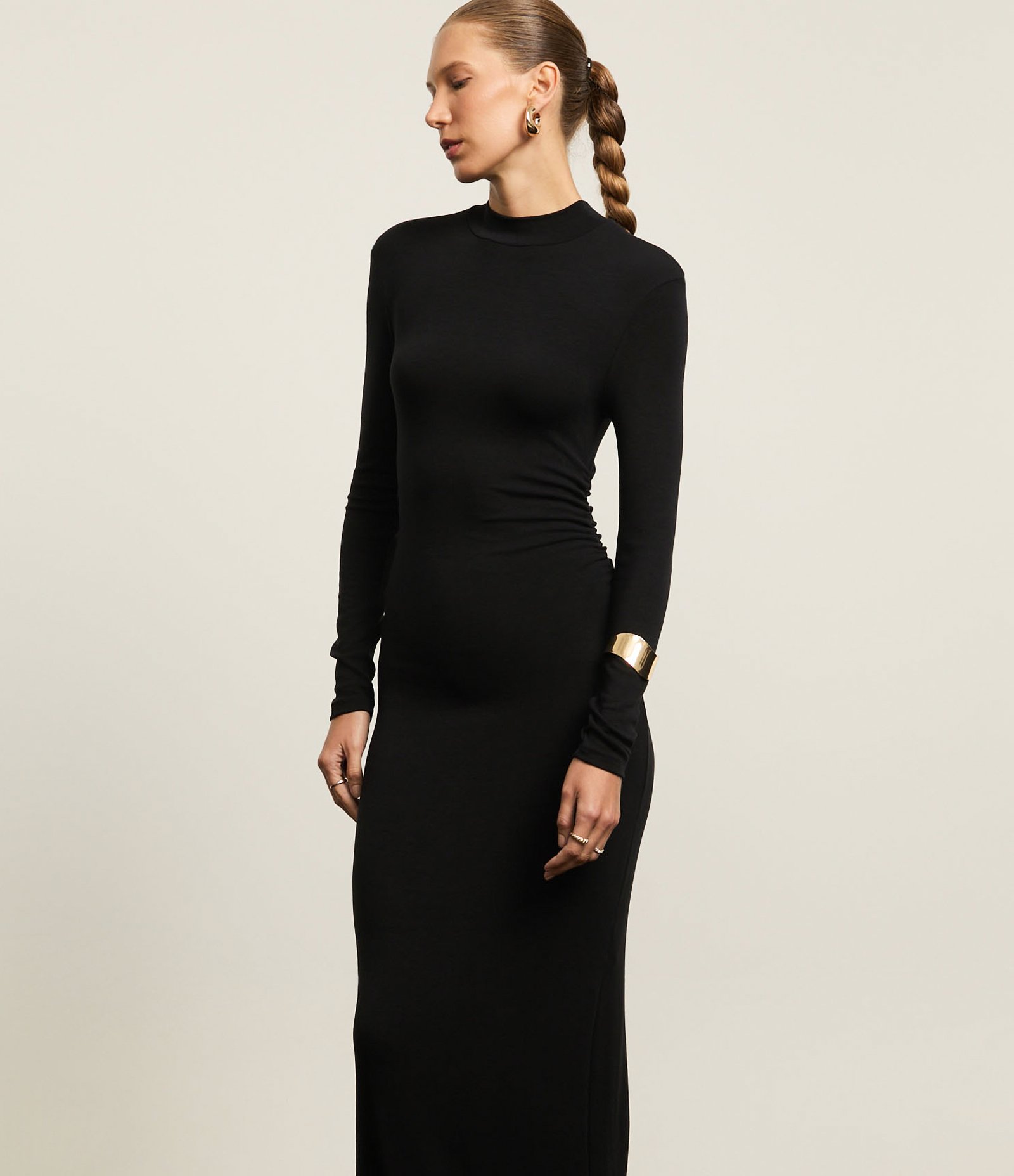 Vestido Reto Longo em Viscose com Franzido e Fenda Preto 2