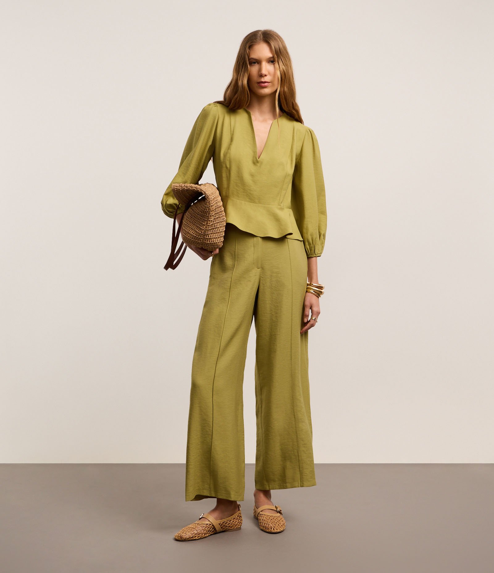 Blusa Peplum em Crepe com Manga Bufante Verde 2