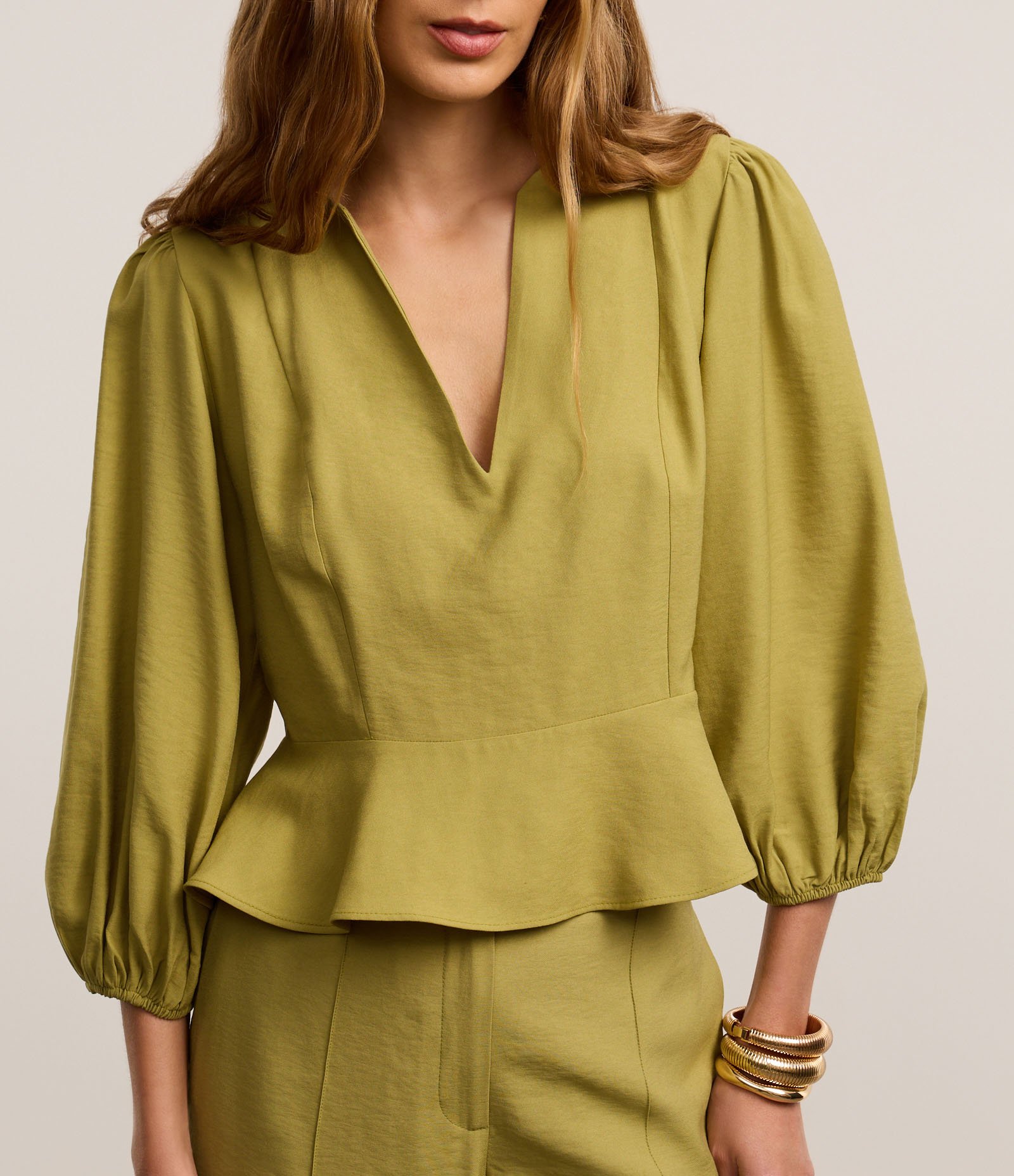 Blusa Peplum em Crepe com Manga Bufante Verde 4