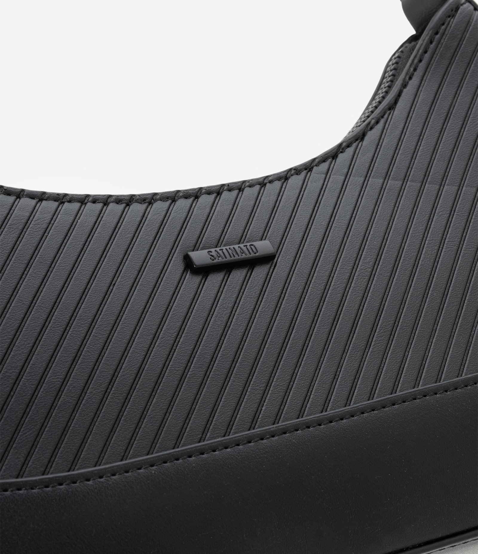 Bolsa Baguete em PU com Textura Embossed Preto 5