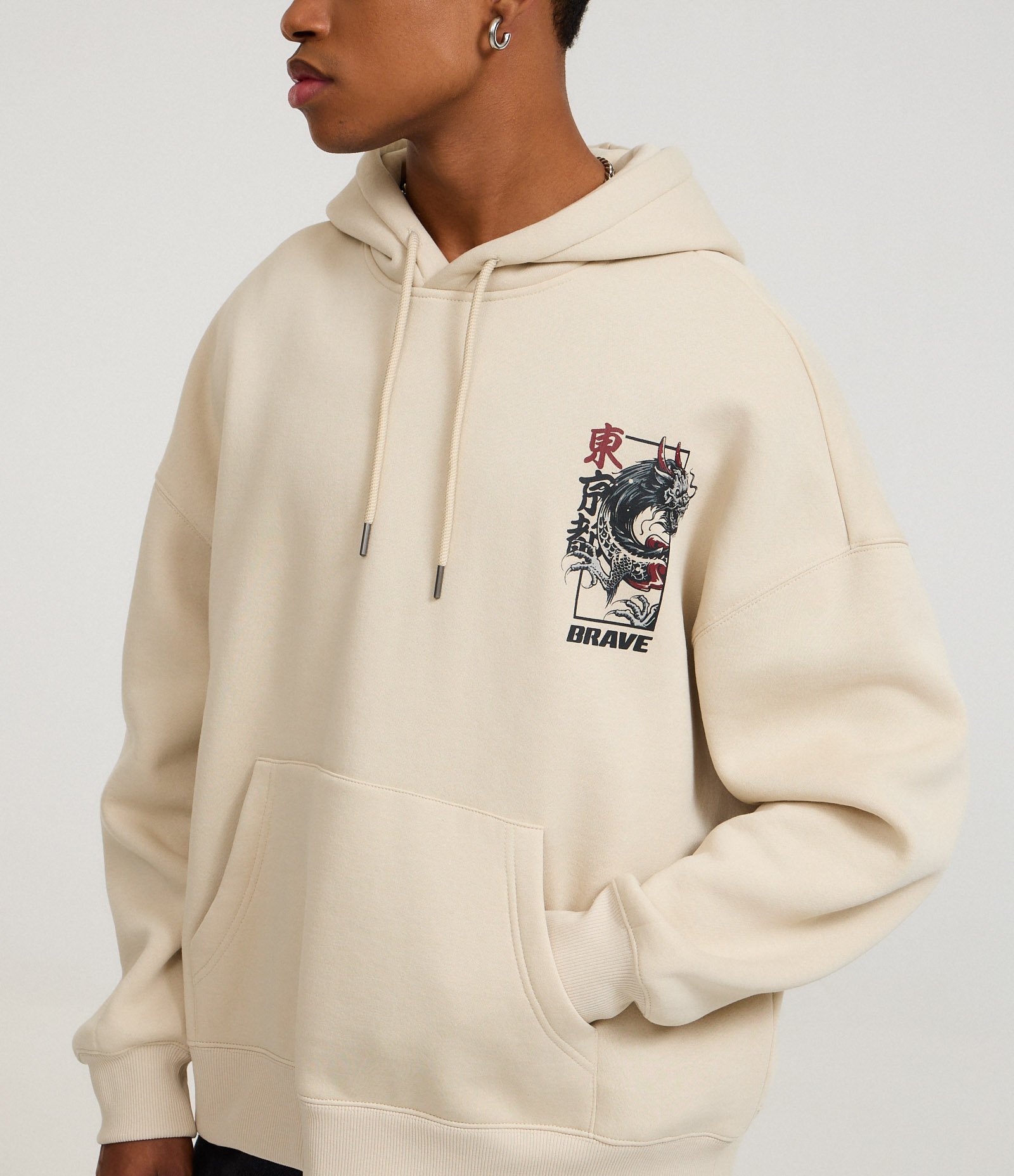 Casaco Boxy em Moletom com Felpa  com Estampa Brave Dragon Bege 4