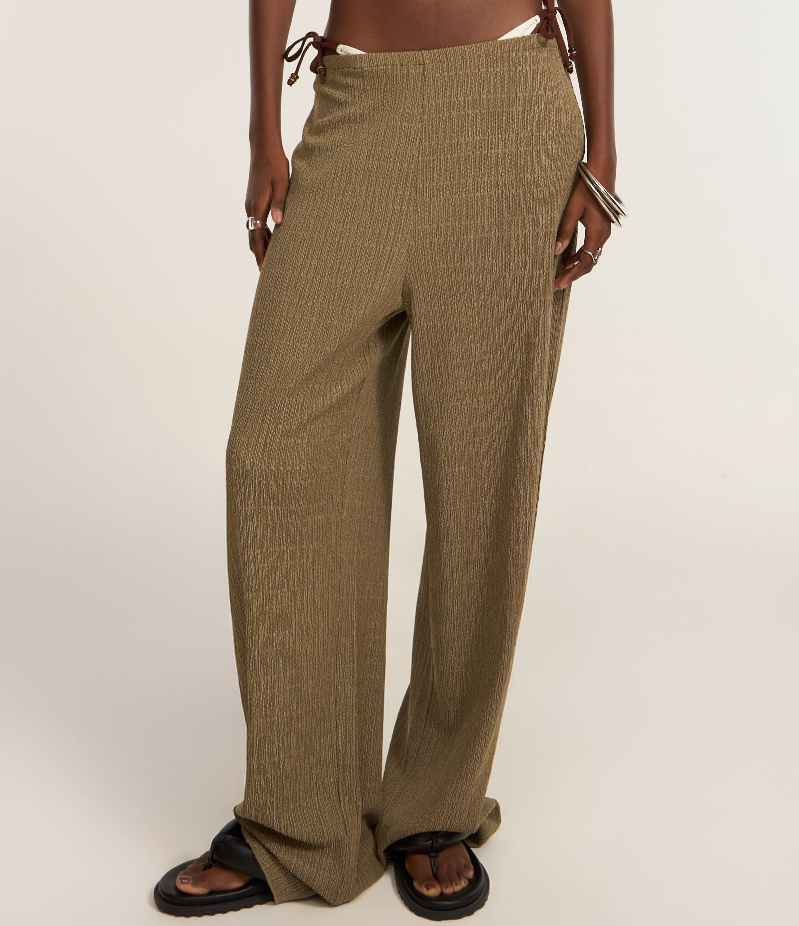 Calça Wide Texturizada com Cós Elástico Verde 3