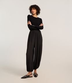 Calça Cenoura em Crepe com Cintura Média