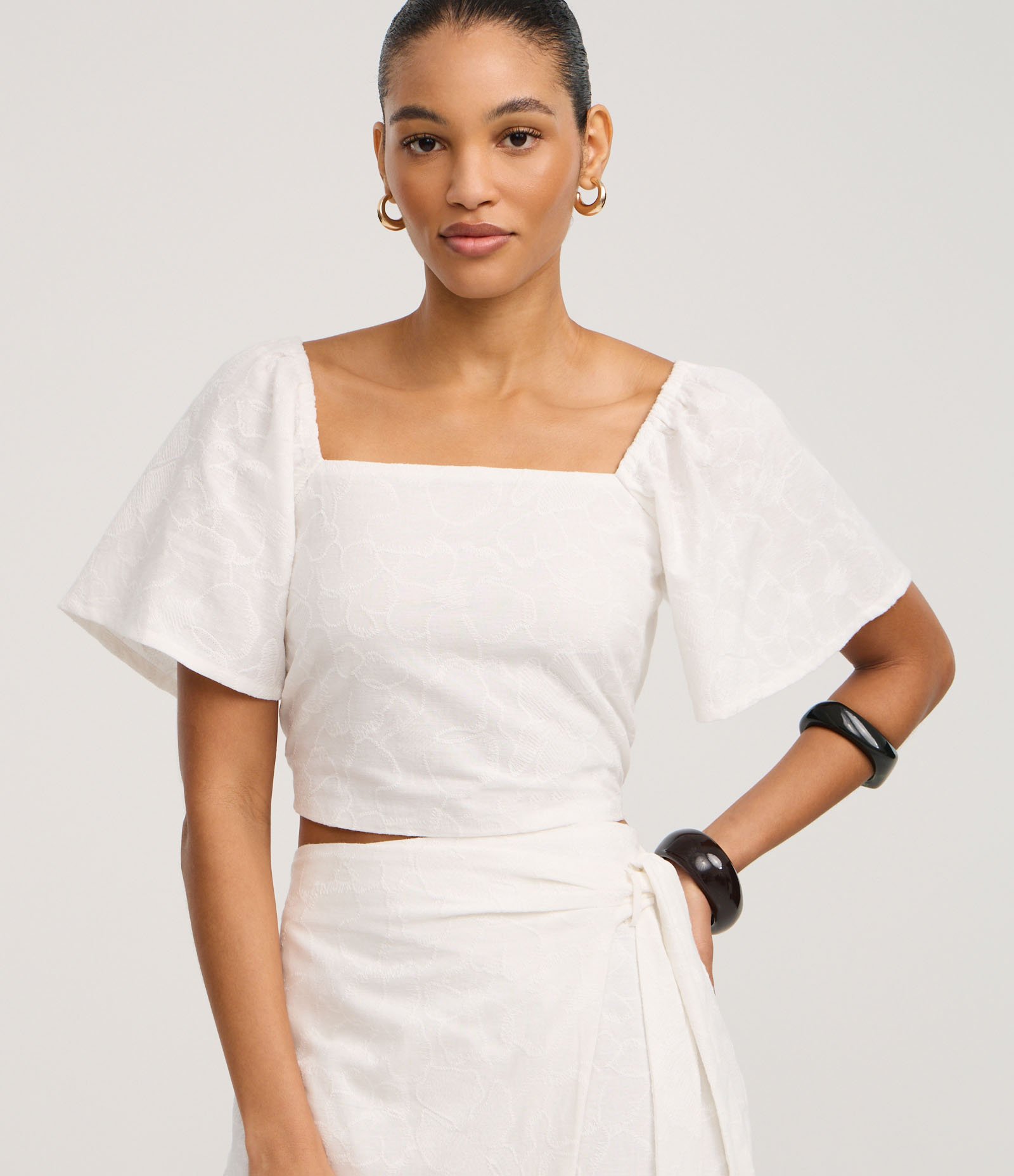 Blusa em Laise com Manga Bufante com Bordado Floral Branco 1