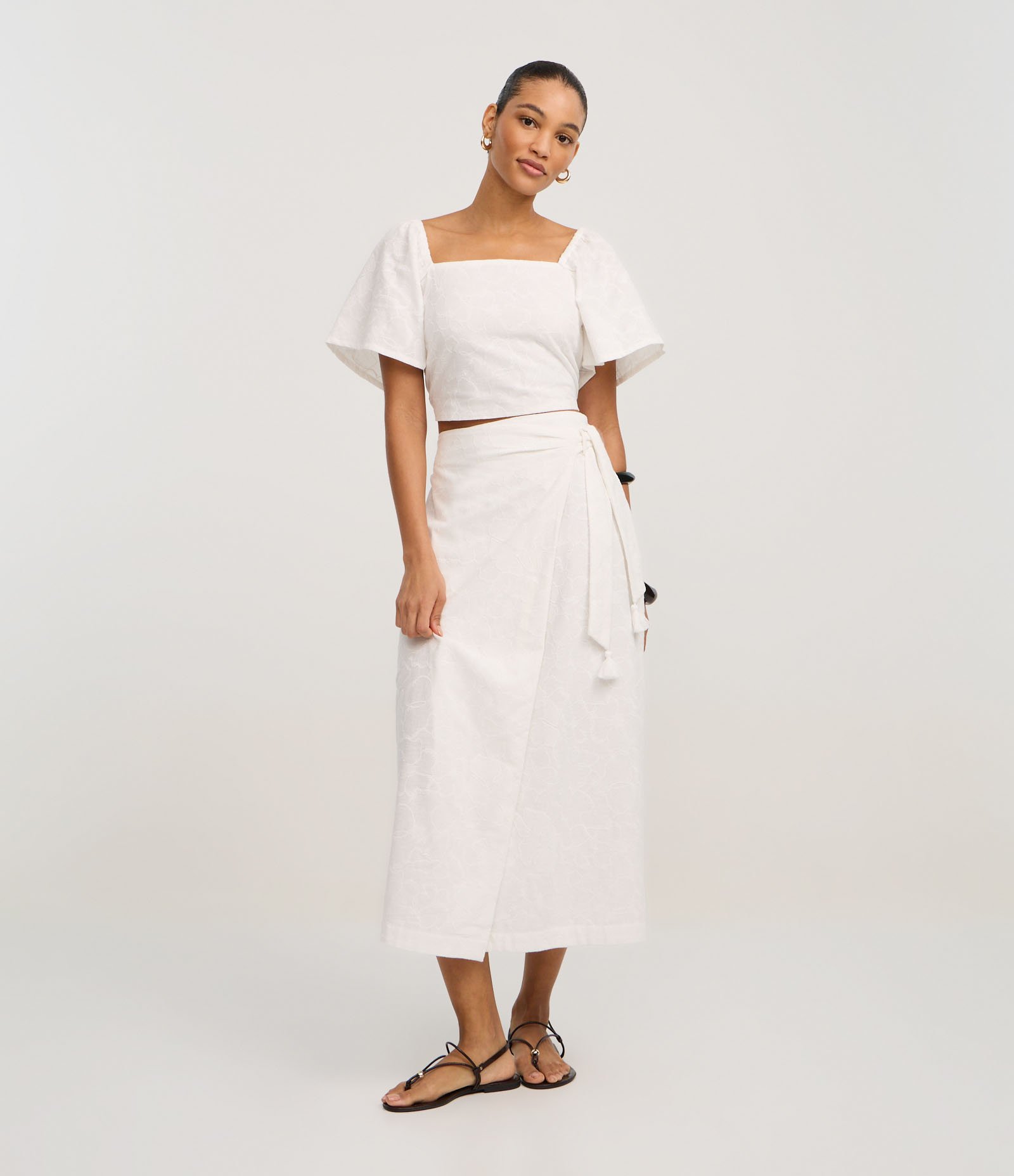 Blusa em Laise com Manga Bufante com Bordado Floral Branco 2