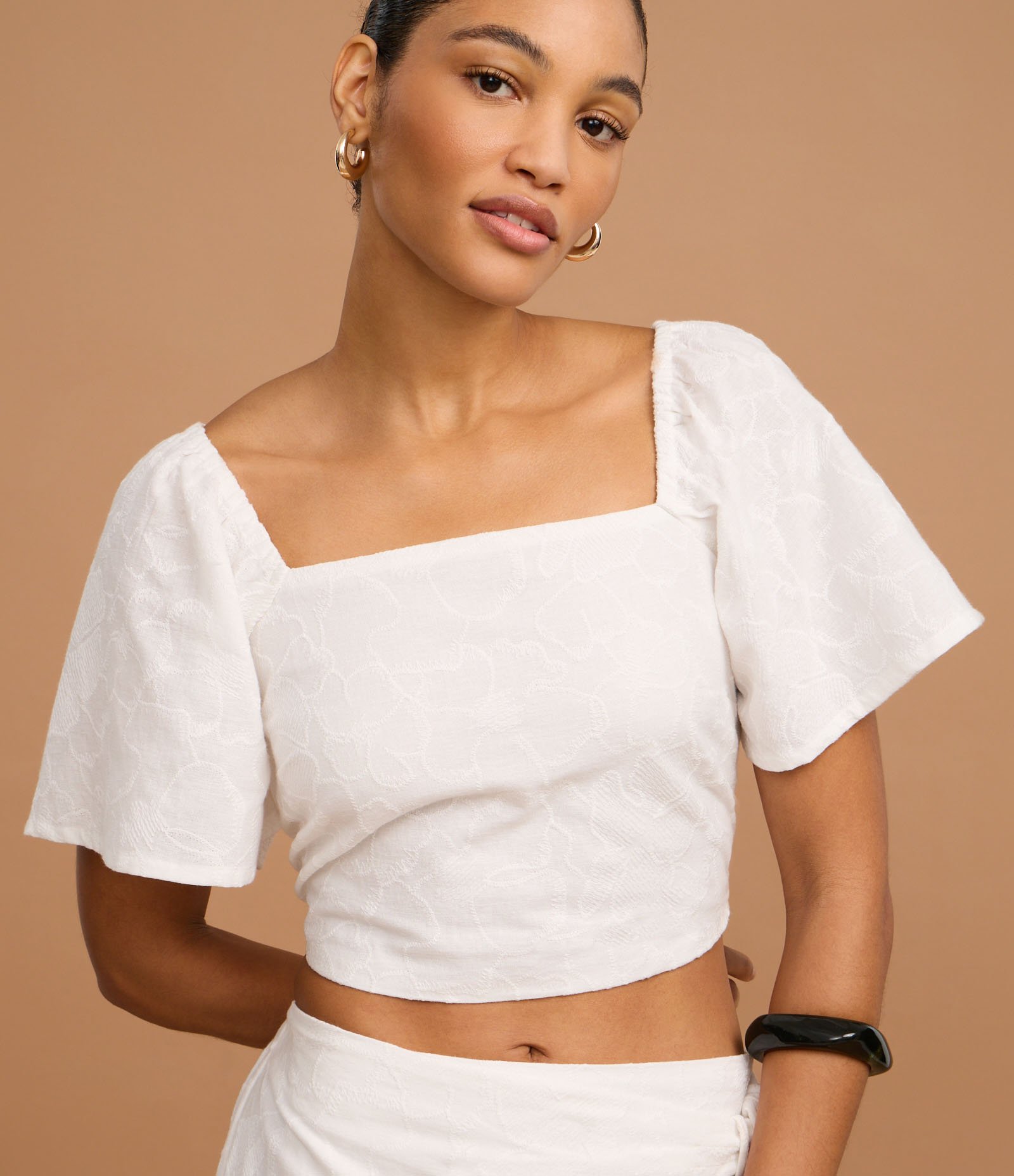 Blusa em Laise com Manga Bufante com Bordado Floral Branco 5