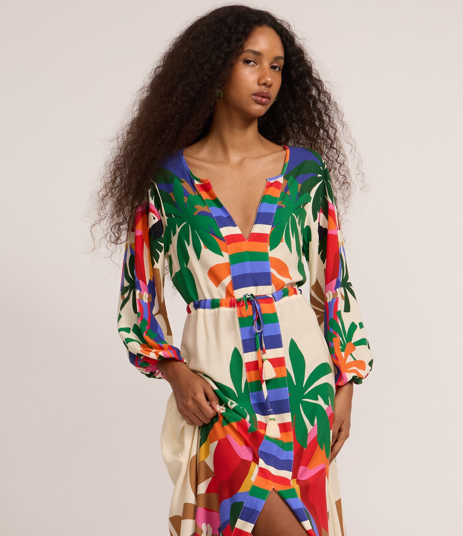Vestido Longo em Viscose com Estampa Tropical Boho Multicores 2