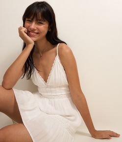 Vestido Evasê Curto em Viscose Texturizada com Alça Fina