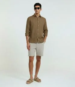 Camisa Comfort em Linho Puro com Gola Colarinho