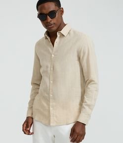 Camisa Regular em Linho com Estampa de Listra Fio Tinto e Texturizada