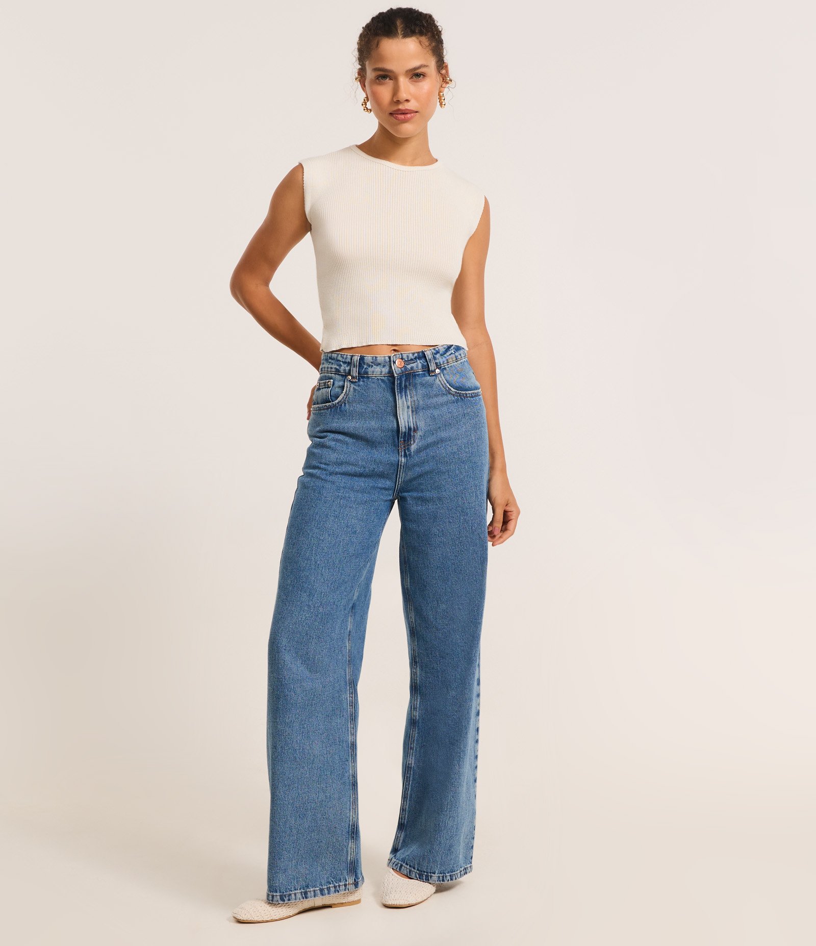 Blusa Curta em Tricô com Ombro Caído Branco 2