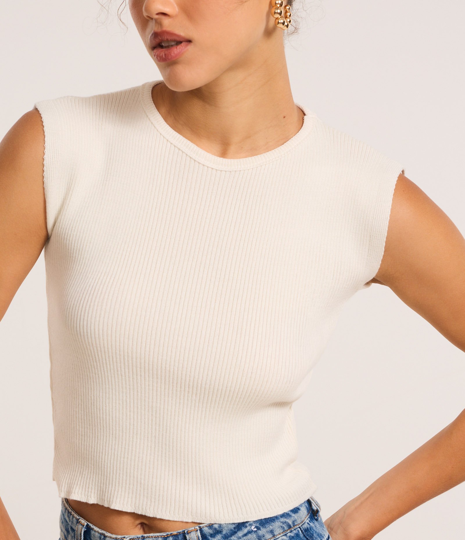 Blusa Curta em Tricô com Ombro Caído Branco 3
