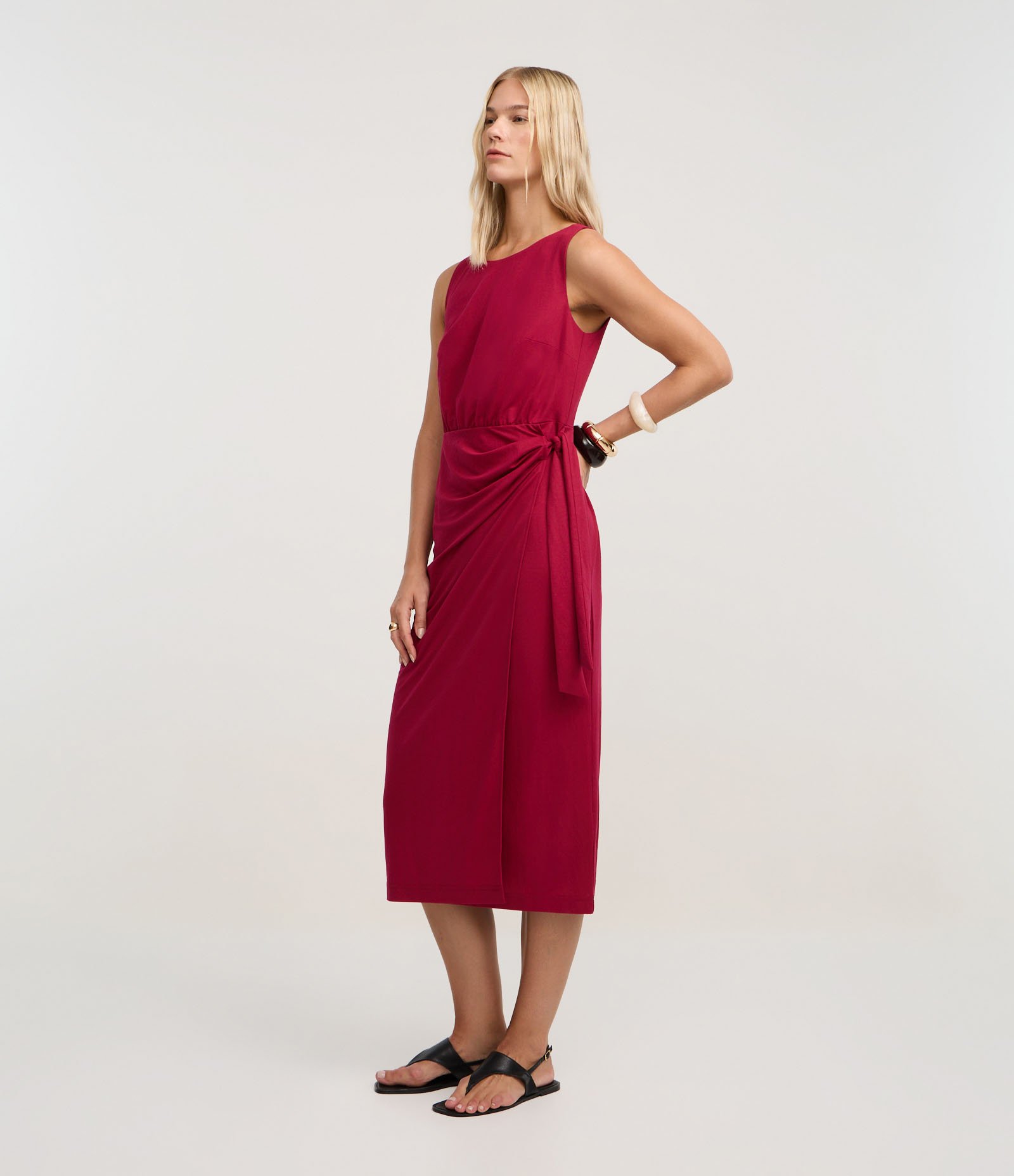 Vestido Evasê Longo em Piquet com Amarração Bordô 2