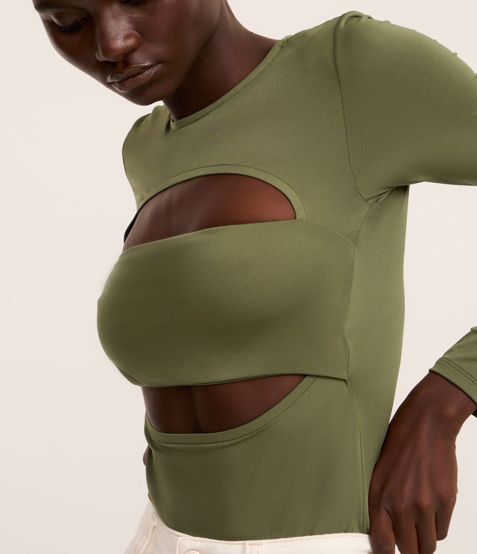 Body em Helanca com Cut Out e Manga Longa Verde 4