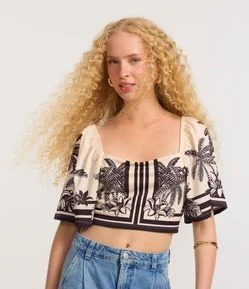 Blusa Cropped com Decote Quadrado e Estampa Mata Atlântica