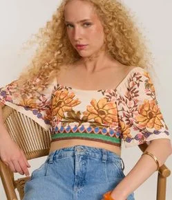 Blusa Cropped Texturizada com Manga Ampla e Estampa Floral