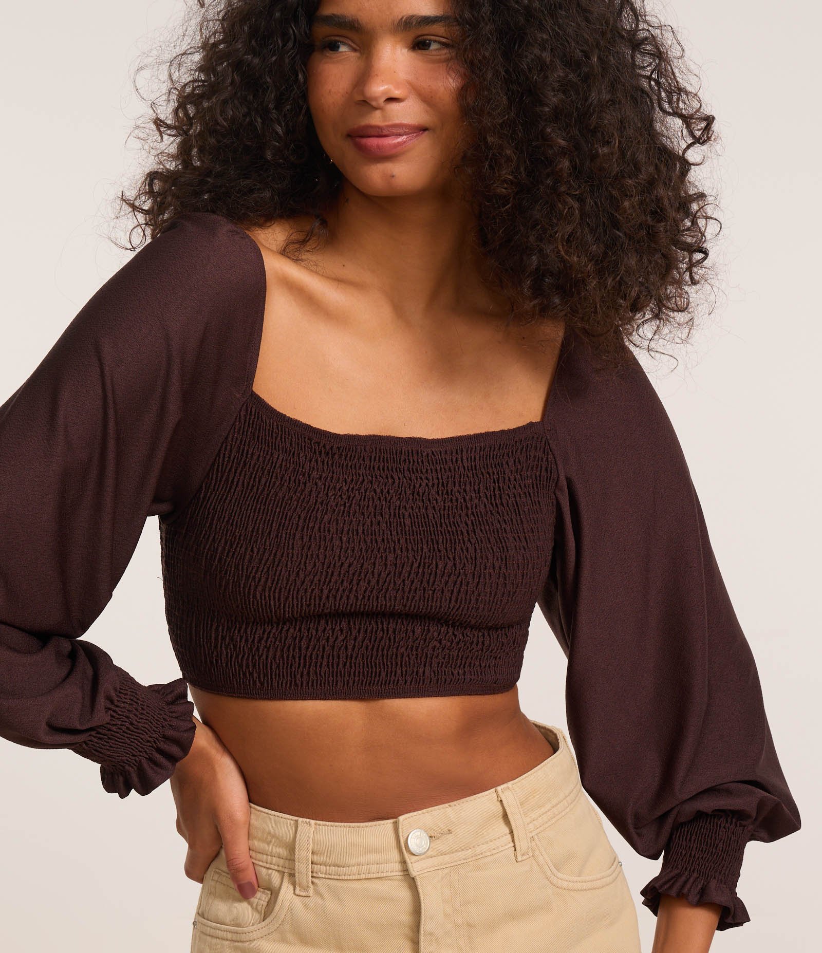 Blusa Texturizada com Latex e Manga Bufante Marrom 3