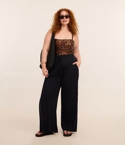 Calça Pantalona Esportiva em Microfibra com Bermuda Ciclista Interna Curve & Plus Size