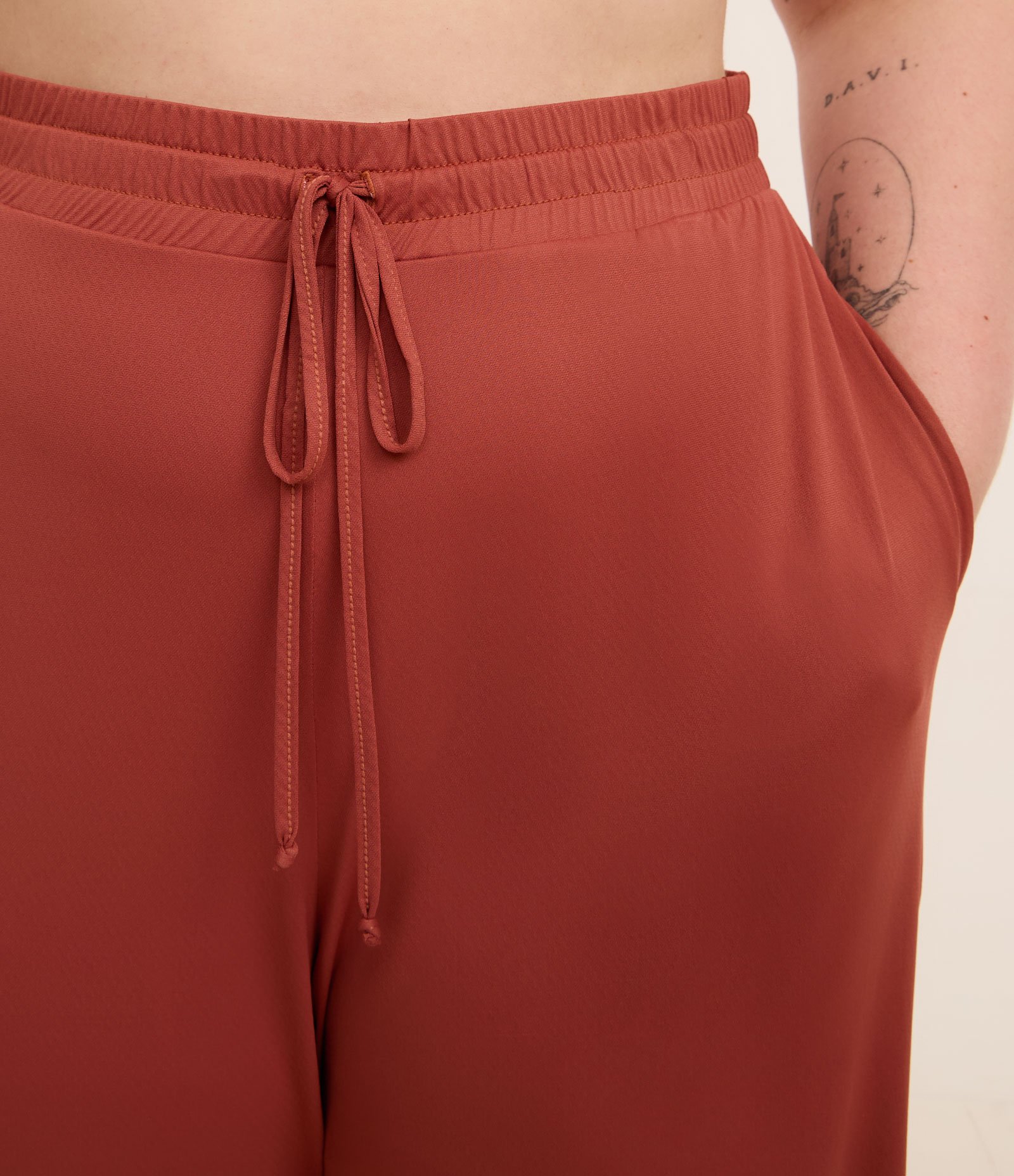 Calça Pantalona Esportiva em Microfibra com Bermuda Ciclista Interna Curve & Plus Size Terracota 3