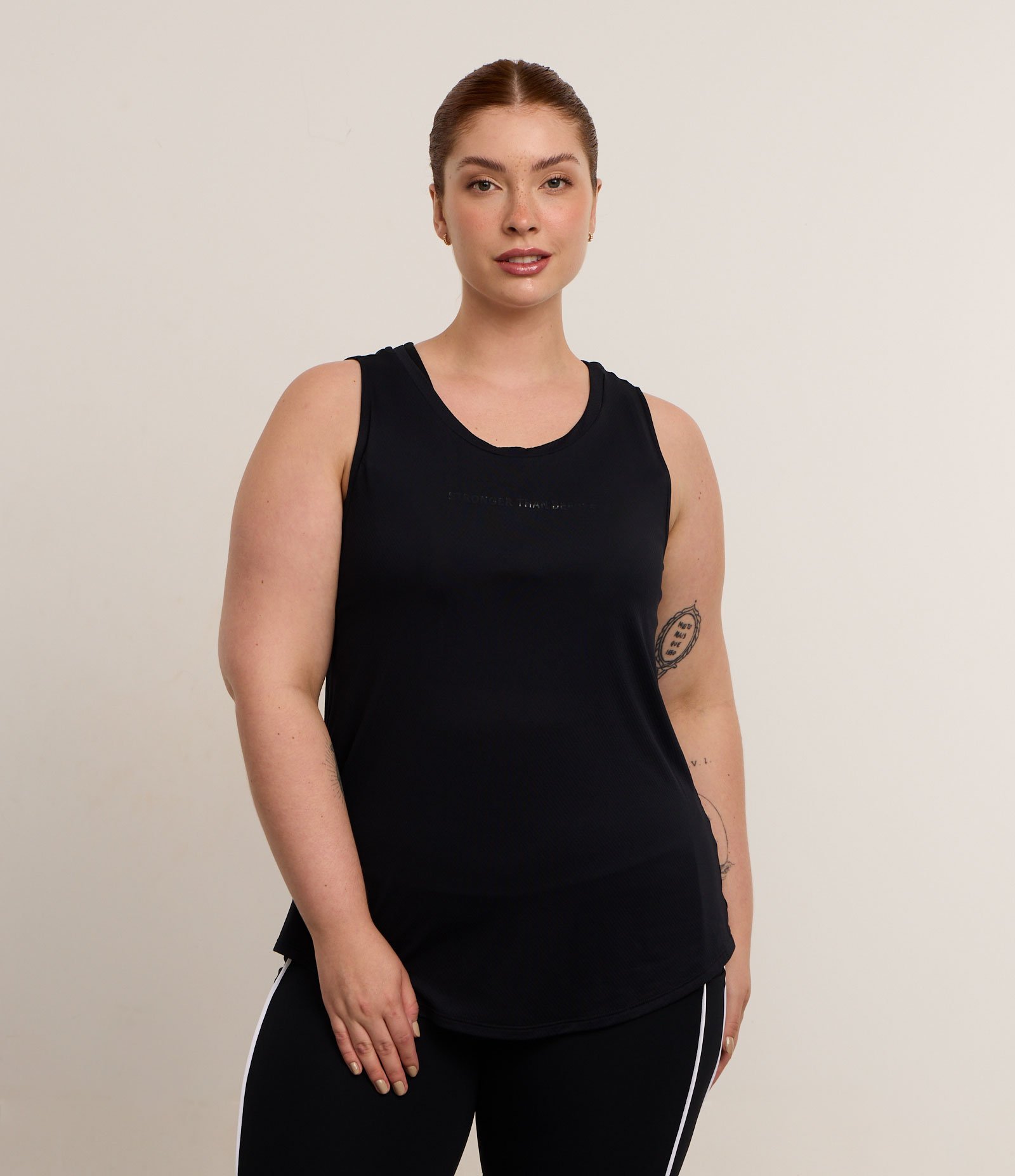 Regata Ampla Esportiva em Microfibra Texturizada Curve & Plus Size Preto 1