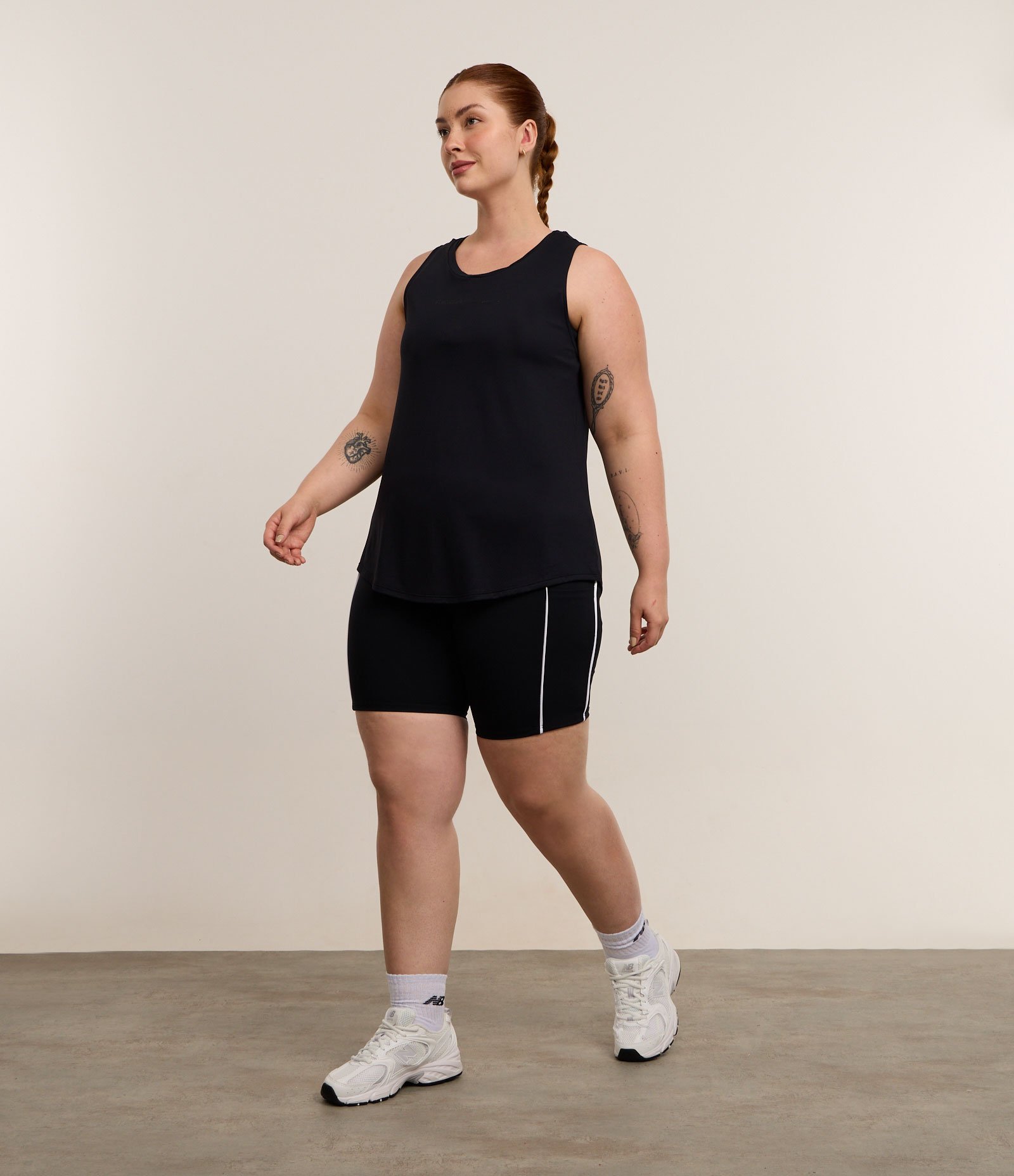 Regata Ampla Esportiva em Microfibra Texturizada Curve & Plus Size Preto 2