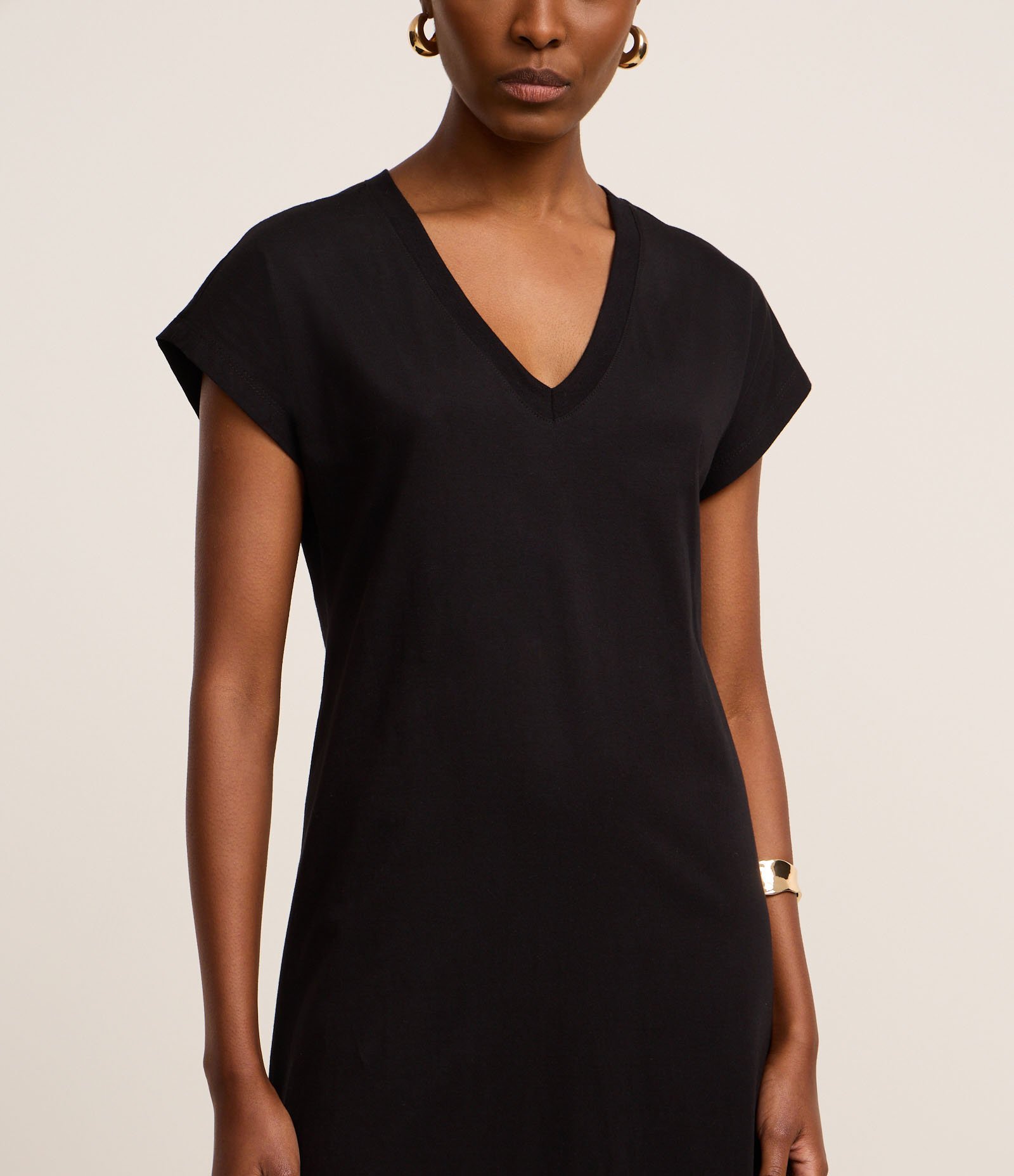 Vestido Reto Long Midi com Decote em v Preto 4