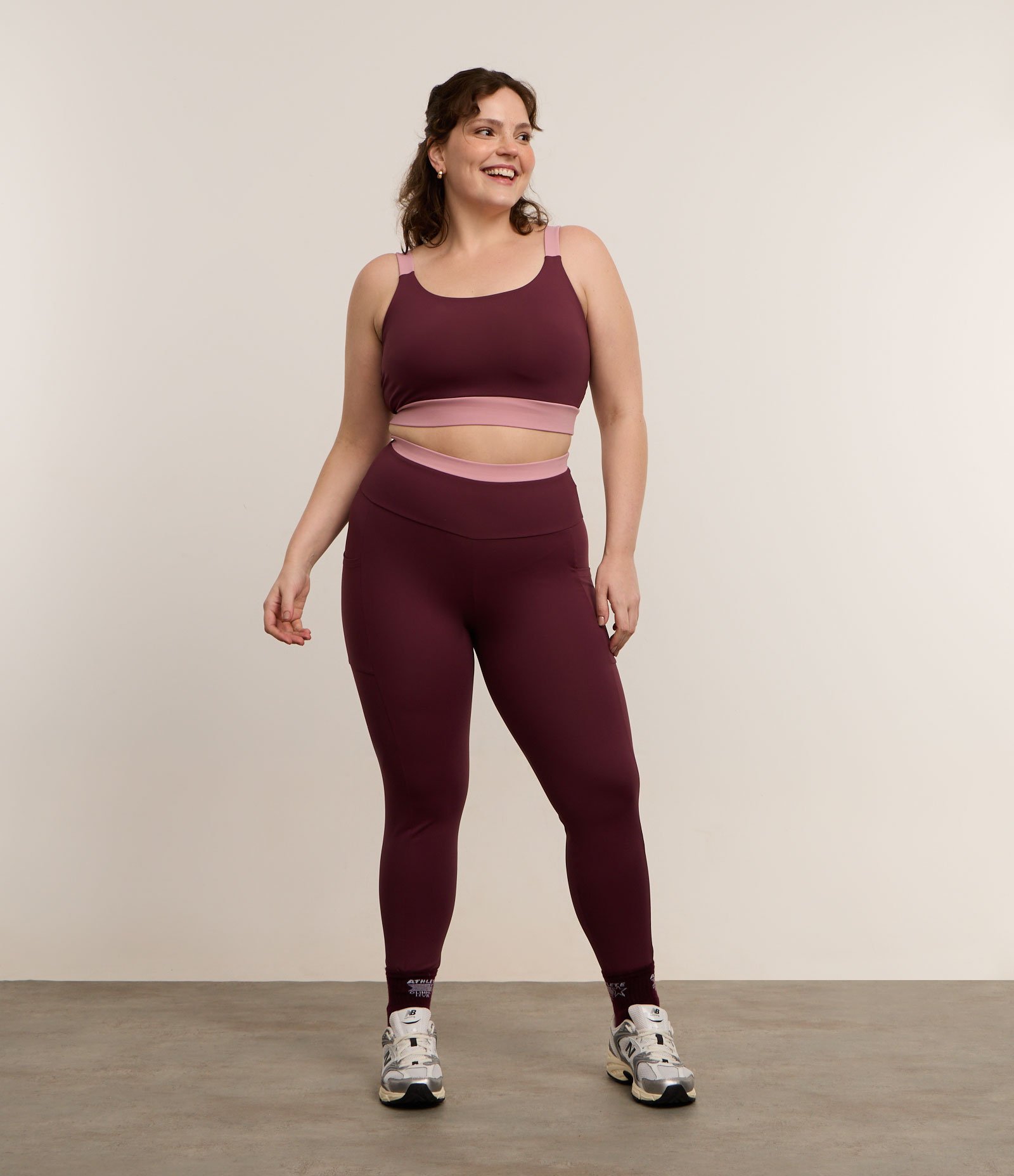 Calça Legging Esportiva com Tecnologia Dry e Bolsos Curve & Plus Size Roxo 1