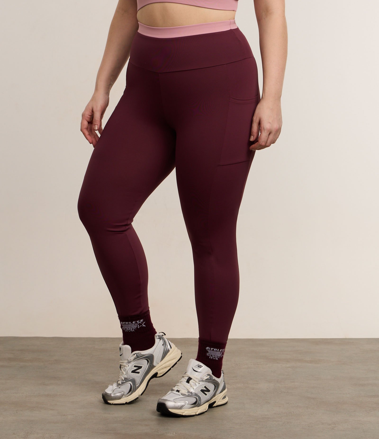 Calça Legging Esportiva com Tecnologia Dry e Bolsos Curve & Plus Size Roxo 2