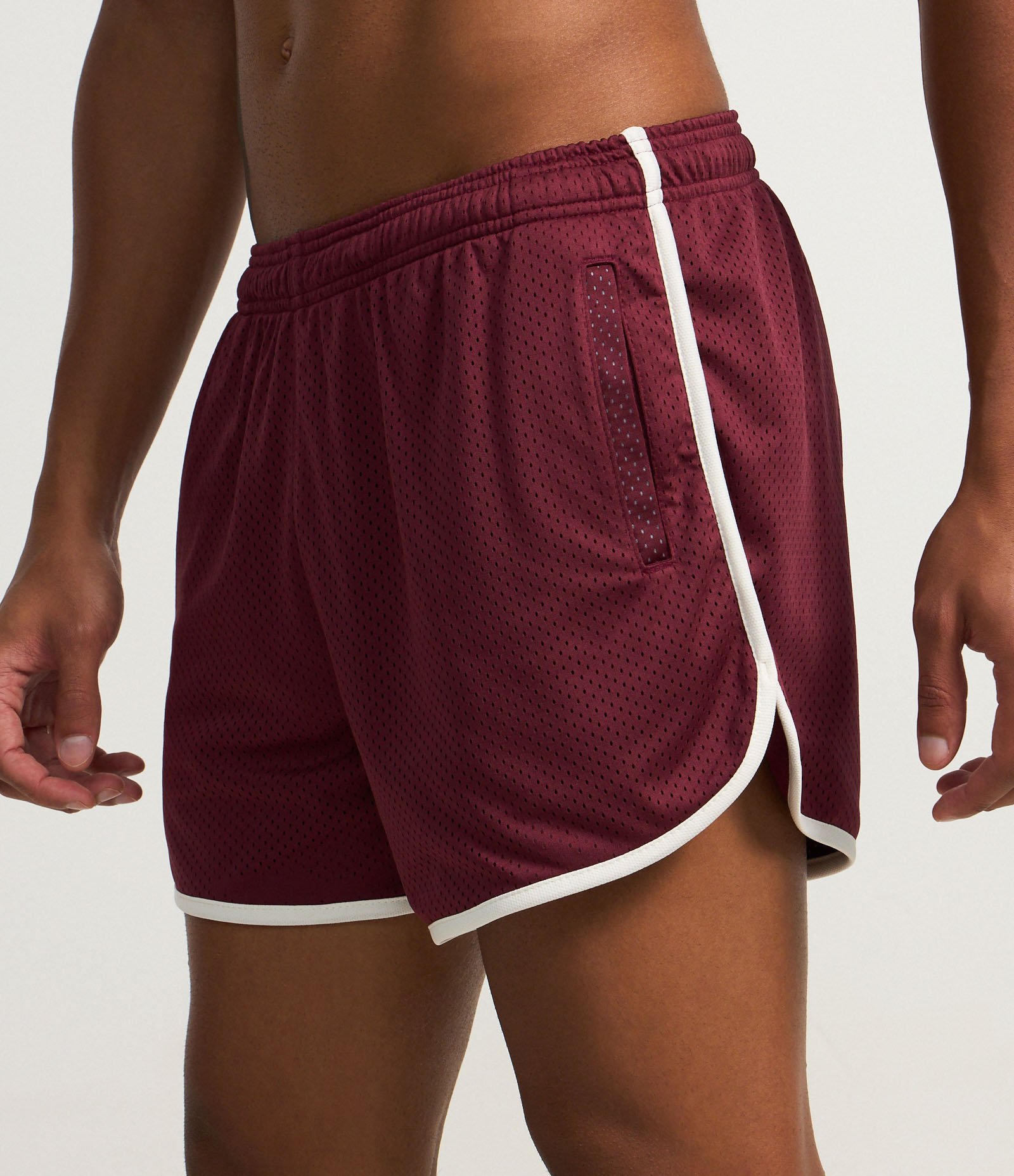 Bermuda Esportiva Vintage em Microfibra com Viés Contrastante Vermelho 2