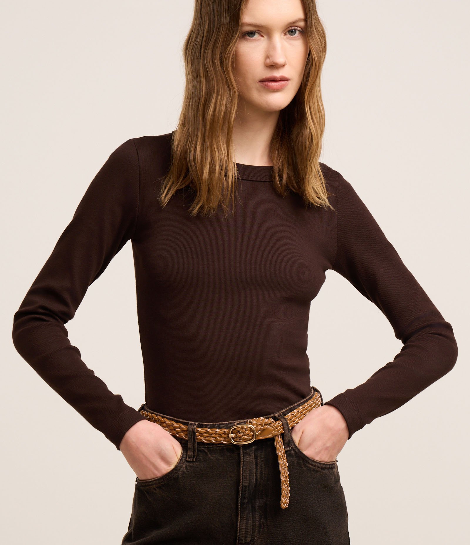 Blusa Básica Canelada em Ribana com Gola Redonda Marrom 1