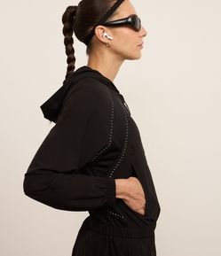 Jaqueta Esportiva Cropped com Detalhe Refletivo