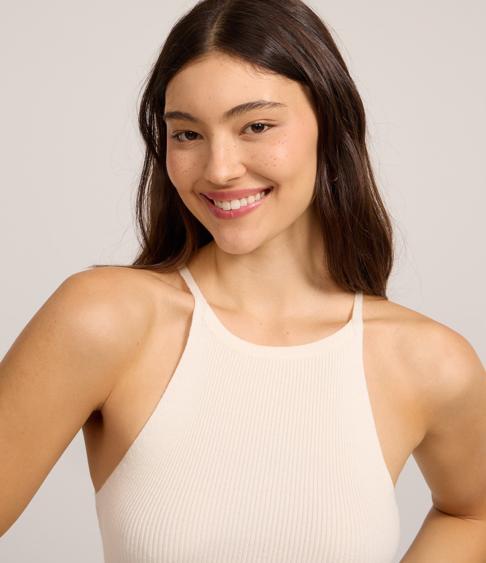 Vestido Skater Curto em Tricô com Gola Halter Bege 3