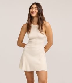 Vestido Skater Curto em Tricô com Gola Halter