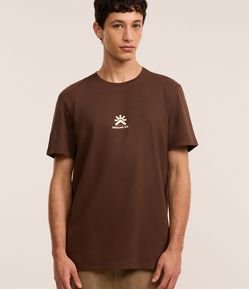 Camiseta Comfort em Algodão com Estampa Localizada Ground Co.