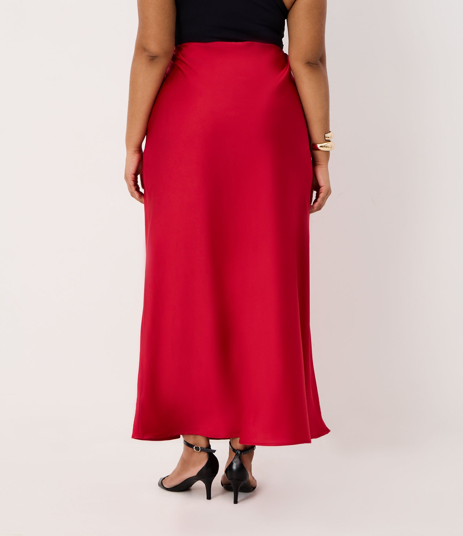 Saia Longa em Crepe Acetinada Curve & Plus Size Vermelho 4