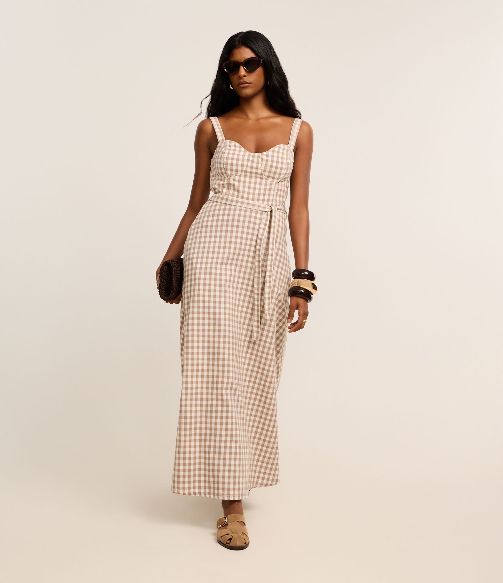 Vestido Reto Longo em Sarja Xadrez Vichy com Amarração Marrom/Branco 1