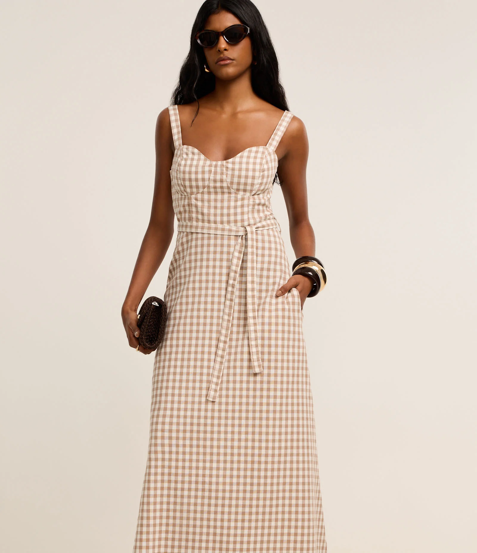 Vestido Reto Longo em Sarja Xadrez Vichy com Amarração Marrom/Branco 2