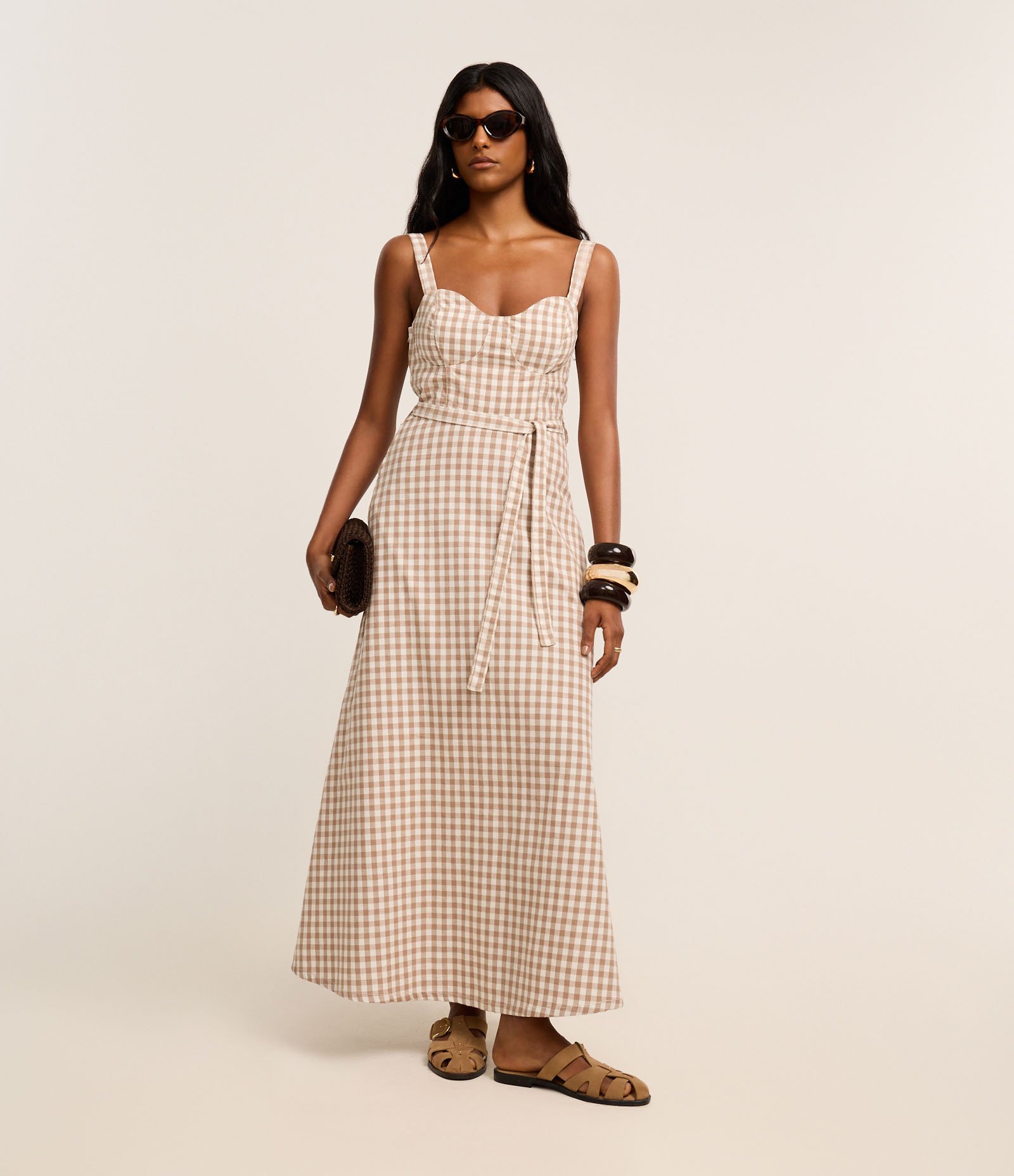 Vestido Reto Longo em Sarja Xadrez Vichy com Amarração Marrom/Branco 3