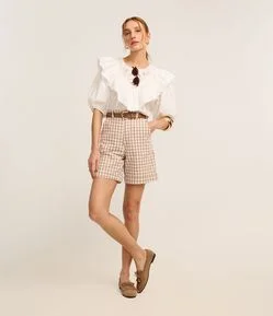 Short Alfaiatado em Sarja com Estampa Xadrez Vichy