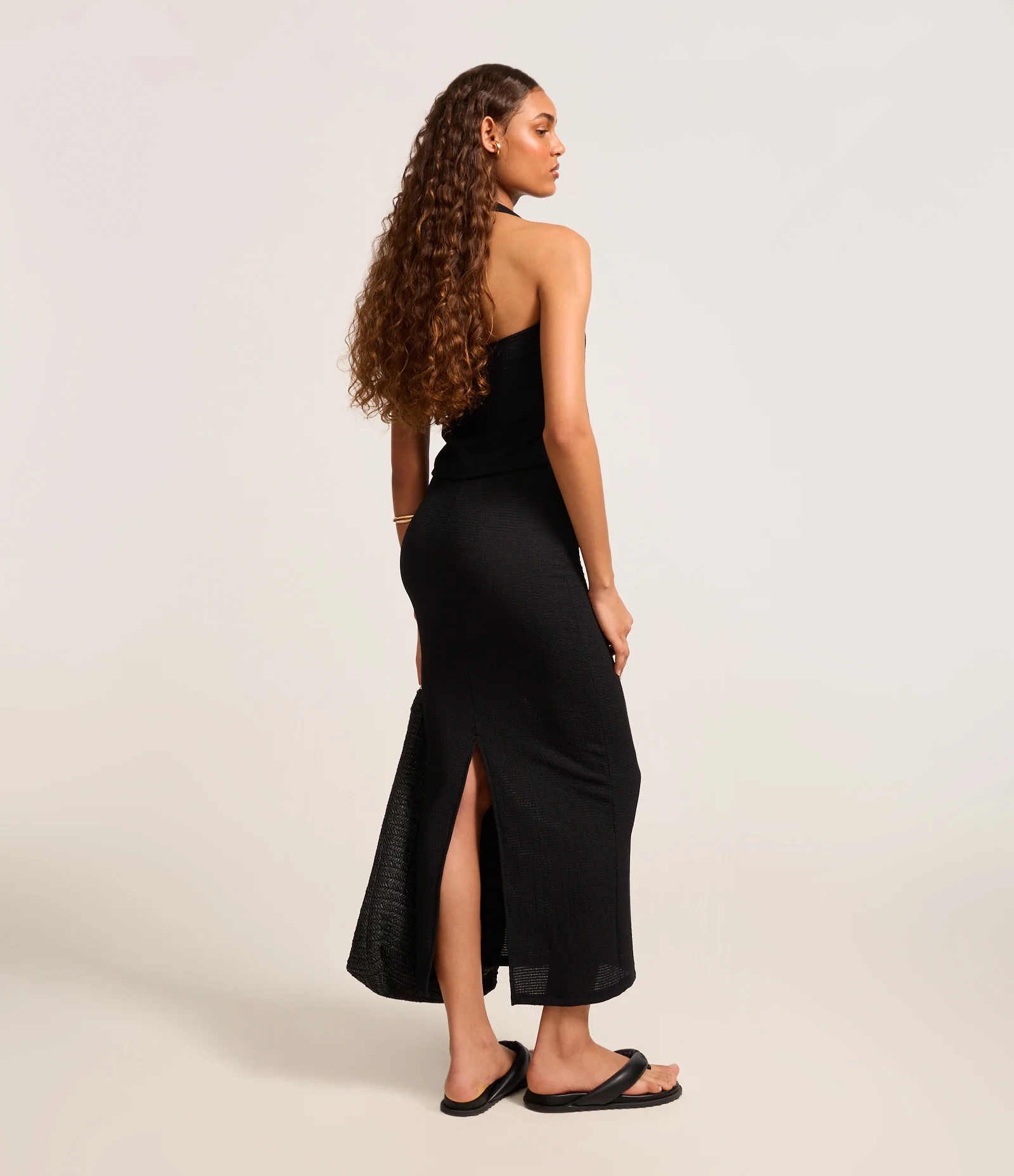 Saia Long Midi Texturizada com Fenda Preto 1