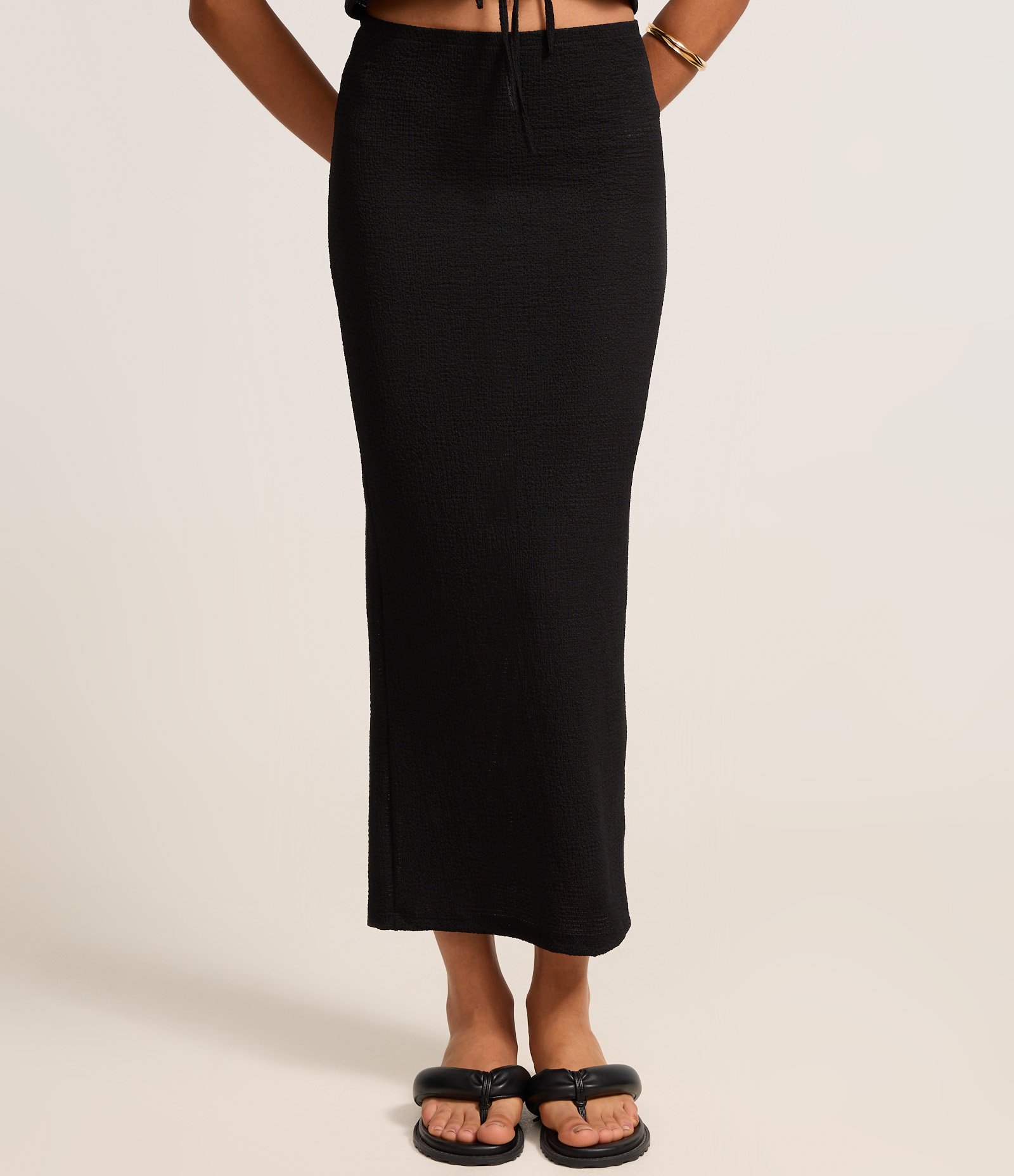 Saia Long Midi Texturizada com Fenda Preto 3